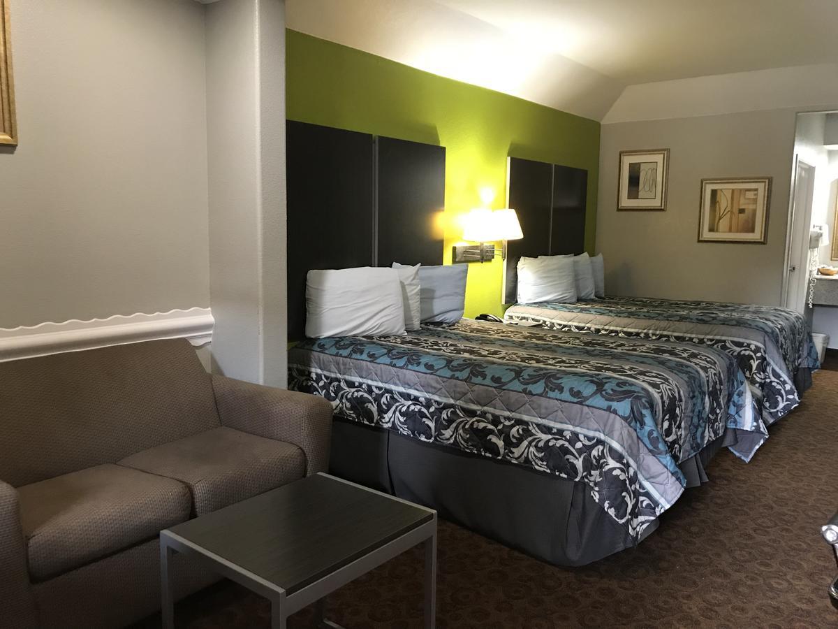 Camelot Inn And Suites Aldine Екстер'єр фото