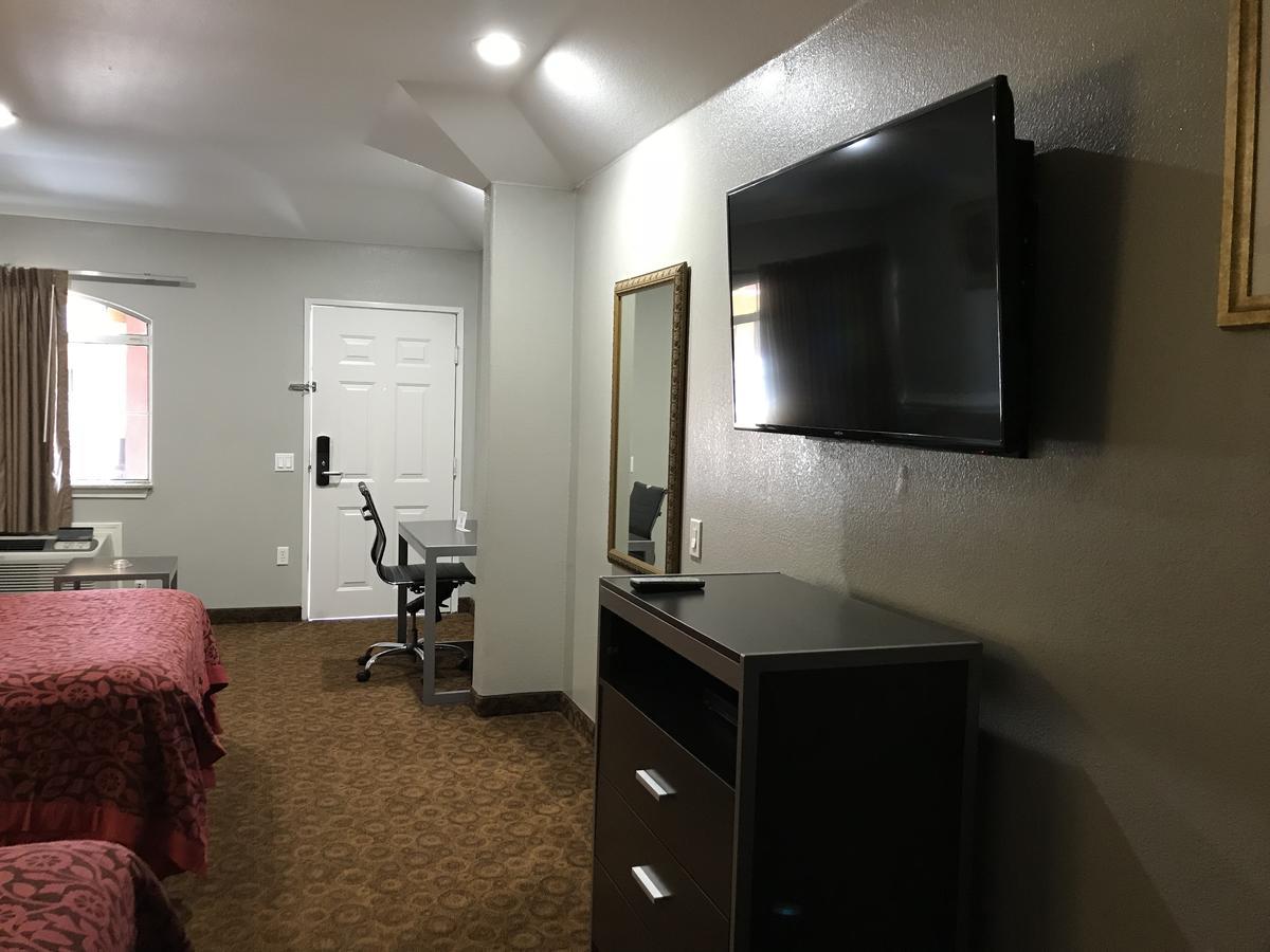 Camelot Inn And Suites Aldine Екстер'єр фото