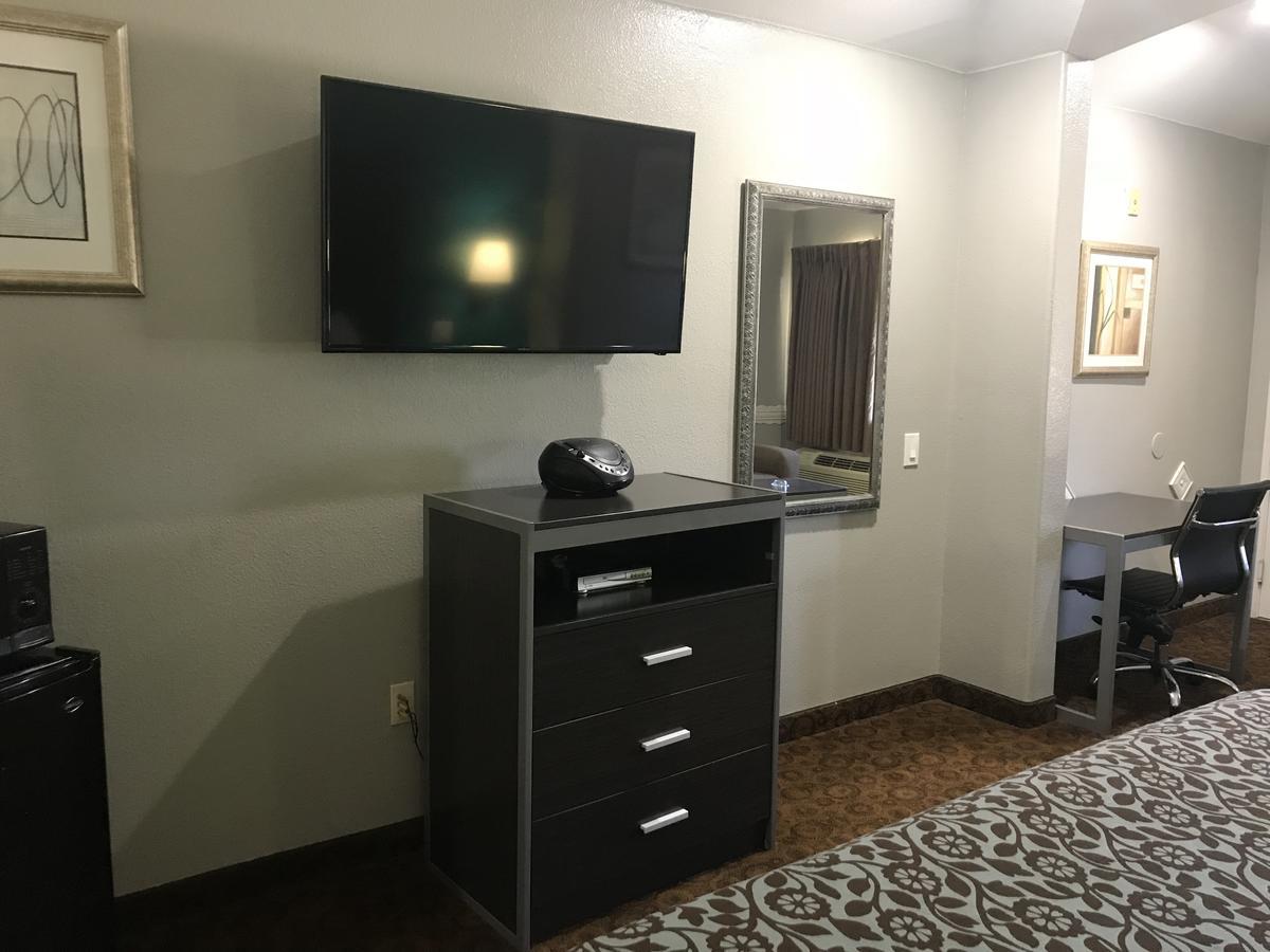 Camelot Inn And Suites Aldine Екстер'єр фото
