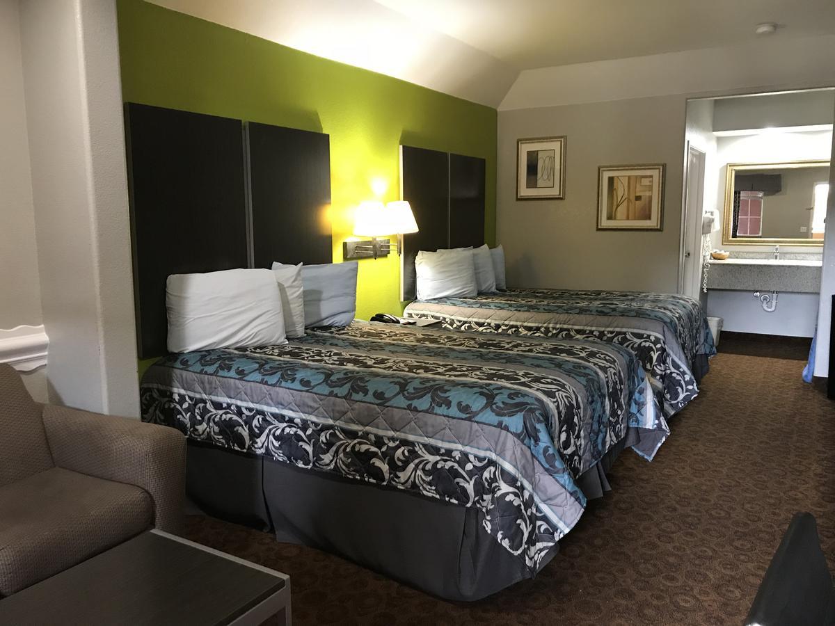 Camelot Inn And Suites Aldine Екстер'єр фото