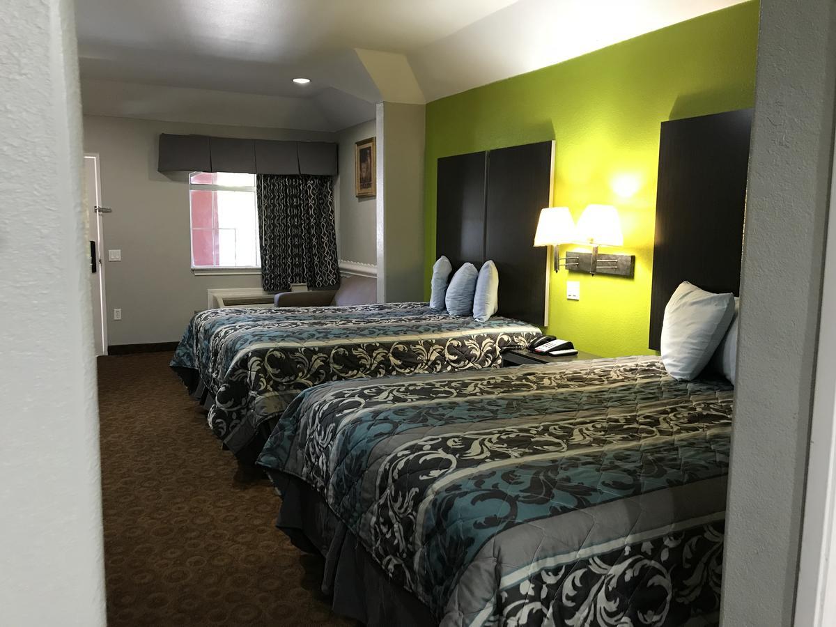 Camelot Inn And Suites Aldine Екстер'єр фото