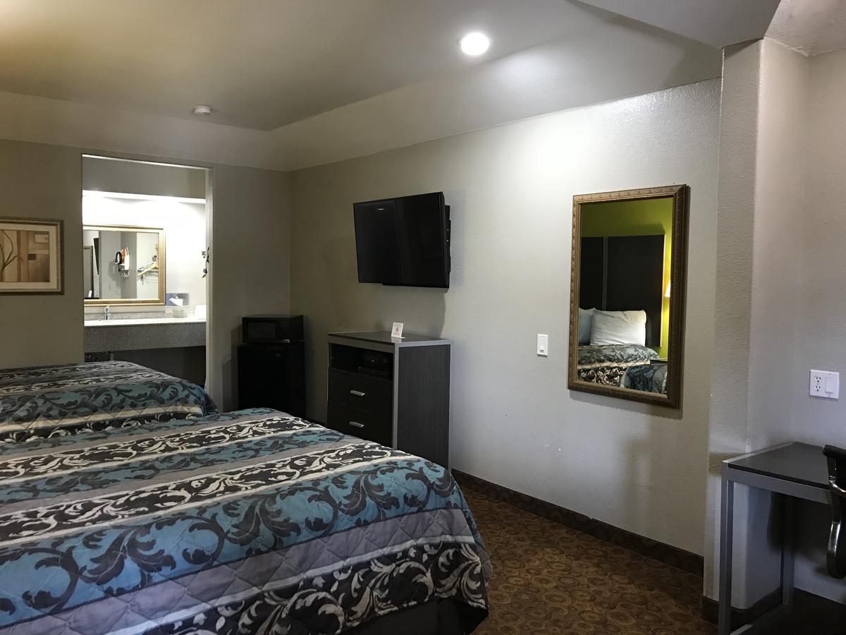 Camelot Inn And Suites Aldine Екстер'єр фото