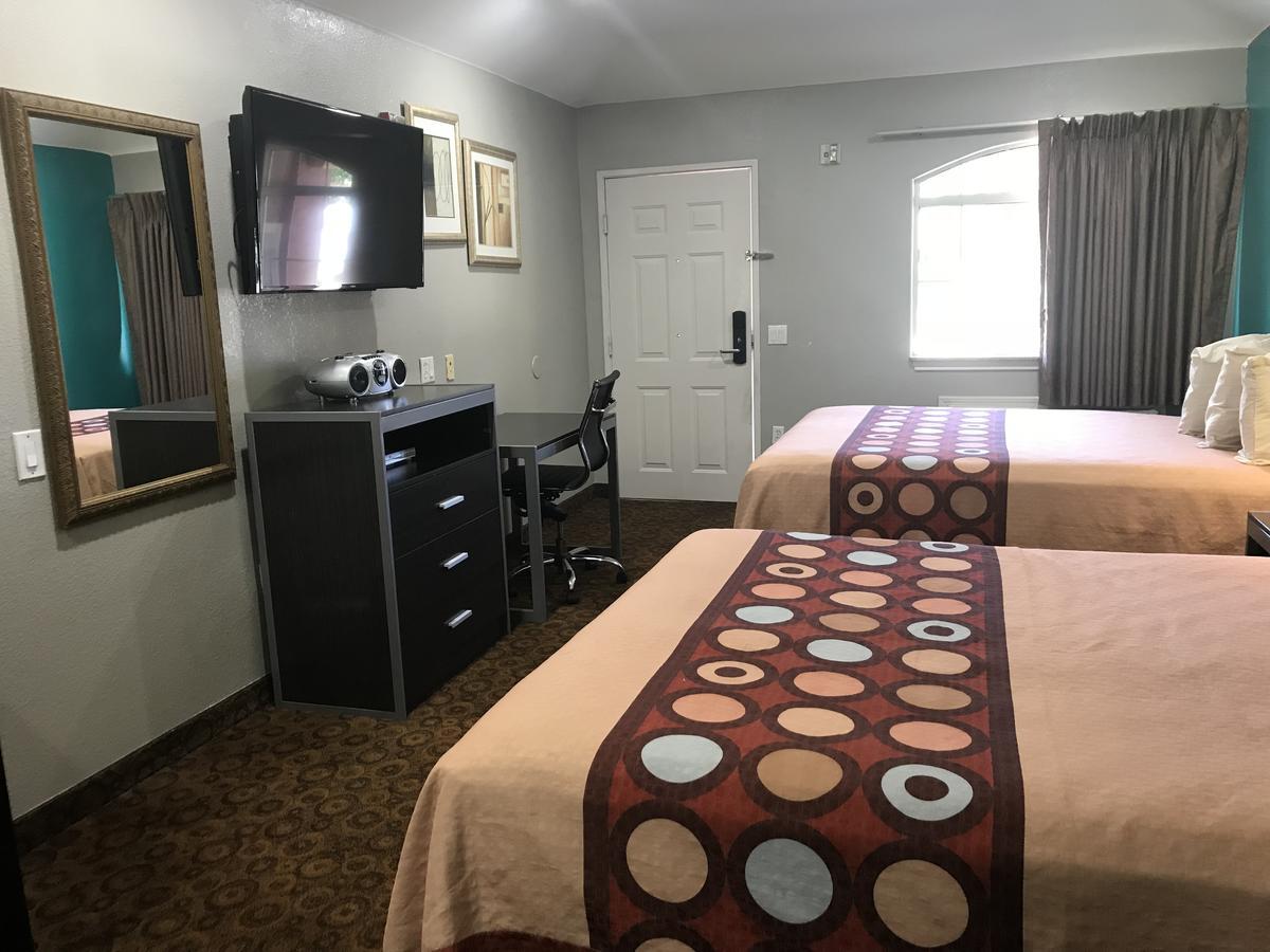Camelot Inn And Suites Aldine Екстер'єр фото