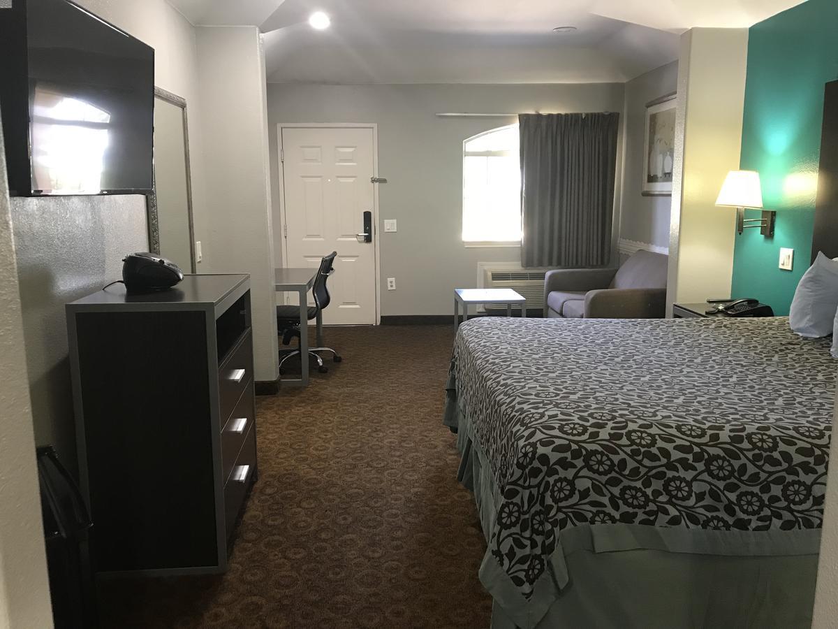 Camelot Inn And Suites Aldine Екстер'єр фото