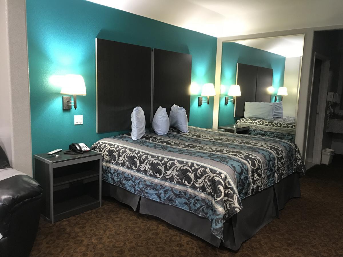 Camelot Inn And Suites Aldine Екстер'єр фото
