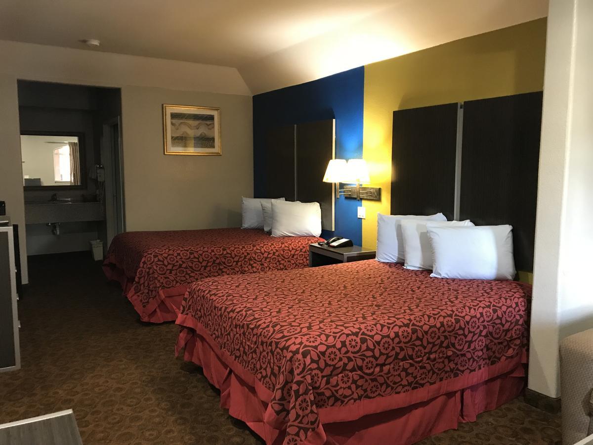 Camelot Inn And Suites Aldine Екстер'єр фото