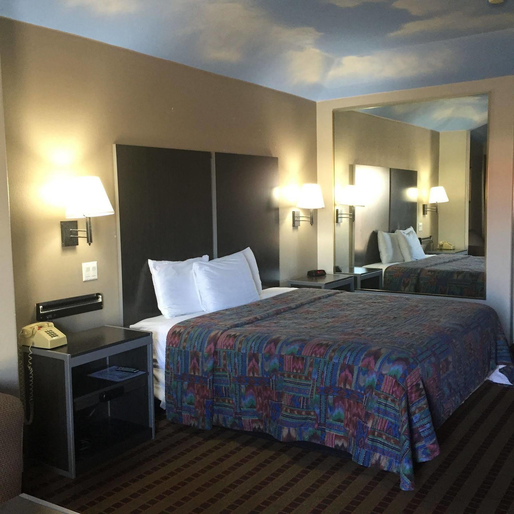 Camelot Inn And Suites Aldine Екстер'єр фото