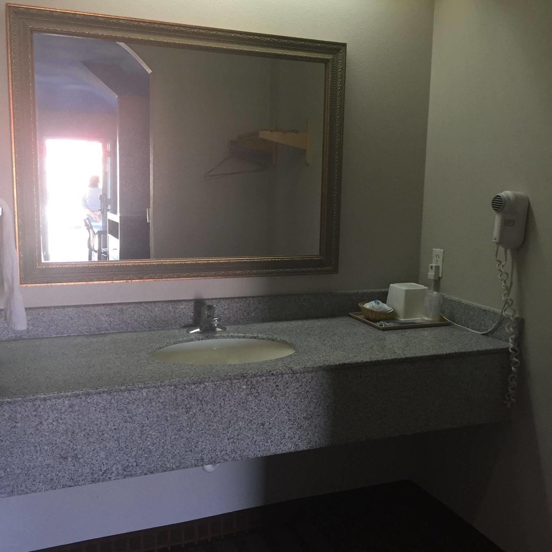 Camelot Inn And Suites Aldine Екстер'єр фото